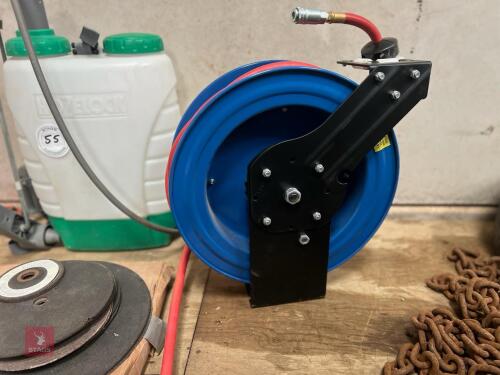 CLARKE 15M AIR HOSE REEL & HOSE (56)