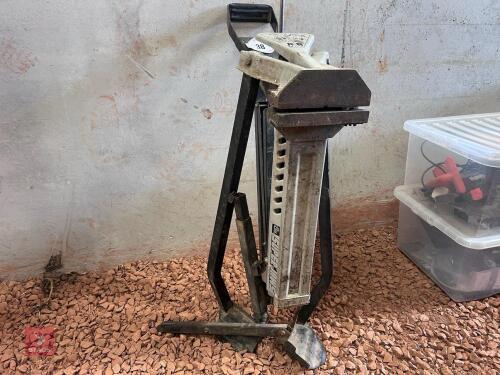 ELU SUPER JAWS TOOL (38)