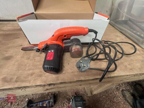 BLACK & DECKER KA900E SANDER (24)