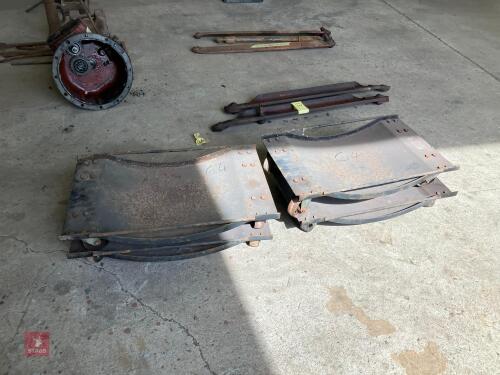 SET OF 4 CAR WORKSHOP SKIDS (64)