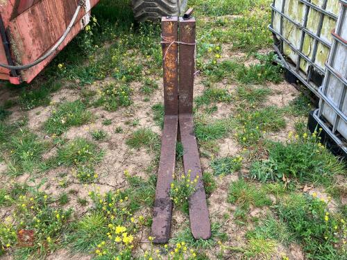 PAIR OF PALLET FORKS