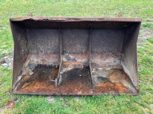 5' 9'' LOADER BUCKET