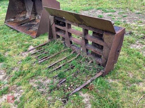 PIN AND CONE DUNG FORK