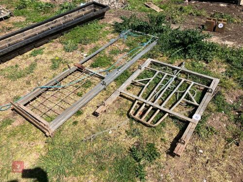 2 GUILLOTINE GALVANISED GATES (43)