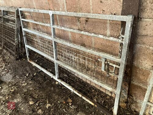 7'4'' YARD GATE (55)