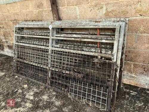 4 X 7'10'' & 7'8'' YARD GATES (52)