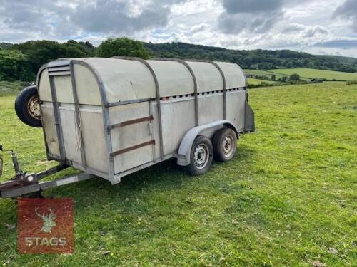 BATESON 10' LIVESTOCK TRAILER