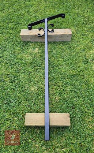 1 WROUGHT IRON SINGLE POST HAND RAIL