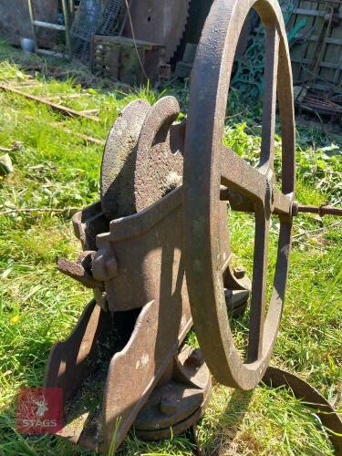 CAST IRON PUMP