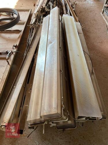 PALLET OF FLUORESCENT STRIP LIGHTS
