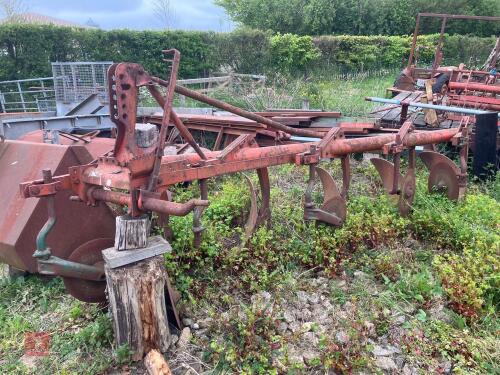 KVERNELAND MZ8NR 5F CONVENTIONAL PLOUGH