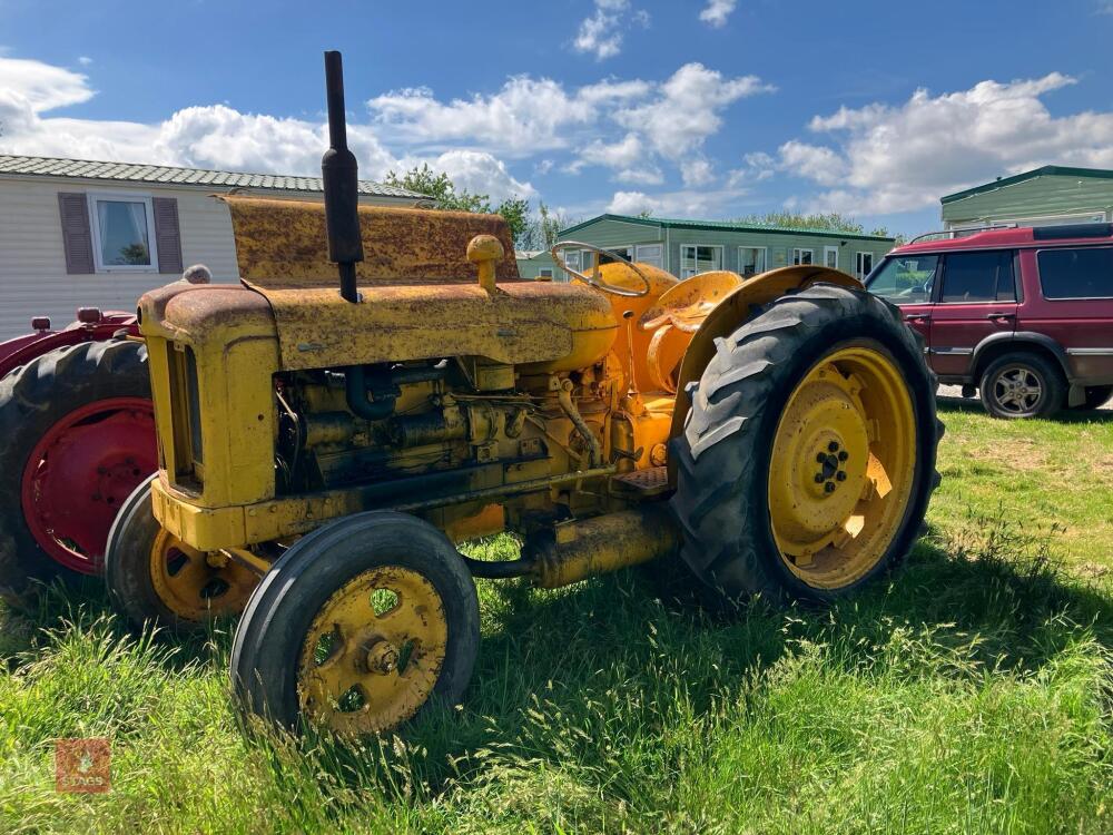 1954 FORDSON MAJOR DIESEL 2WD TRACTOR
