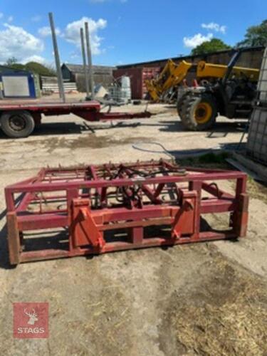TM MATTHEW FLAT 10 BALE GRAB