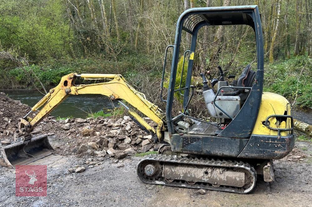 2003 YANMAR B15 MINI DIGGER (S/R)