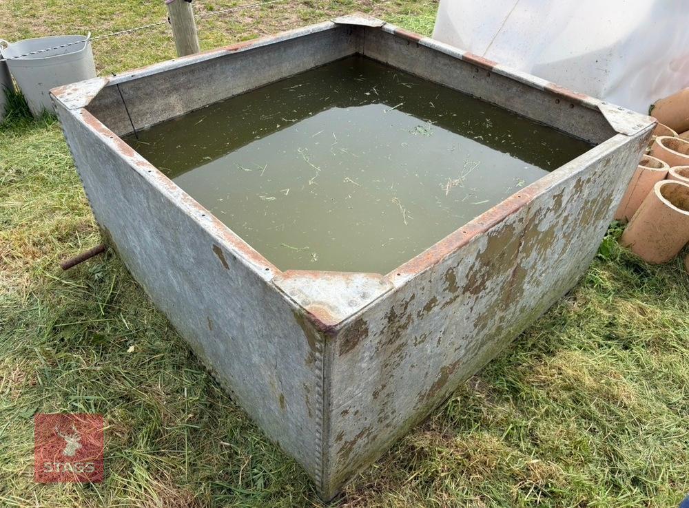 LARGE SQUARE GALV RIVETED TANK