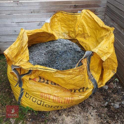 DUMPY BAG OF DECORATIVE SLATE CHIPPINS