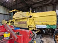 NEW HOLLAND 8040 COMBINE HARVESTER - 3
