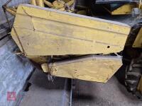 NEW HOLLAND 8040 COMBINE HARVESTER - 6