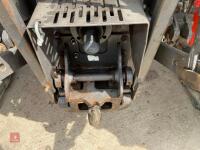2013 CLAAS 330 AXOS 4WD TRACTOR - 30