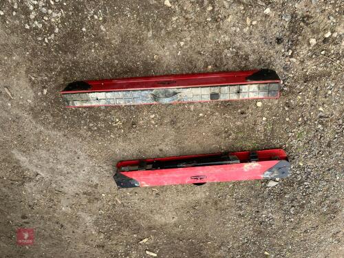 1 SET OF BUILDERS TRESTLES