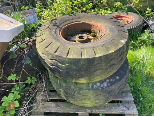 4 WHEELS AND TYRES