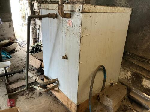 COTSWOLD 615L WATER HEATER (38)