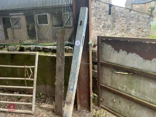 6' GALVANISED GATE LATCHING POST (35)