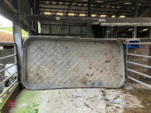 PLASTIC CATTLE FOOTBATH (33)