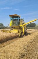 NEW HOLLAND 8040 COMBINE HARVESTER