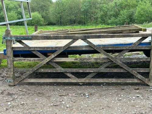 10' WOODEN GATE