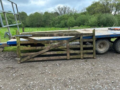10' WOODEN GATE