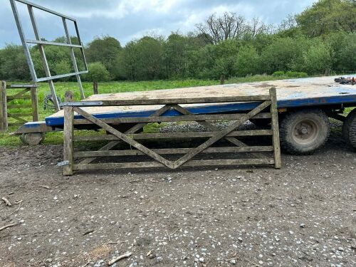 10' WOODEN GATE