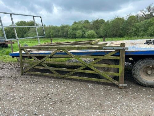 12' WOODEN GATE