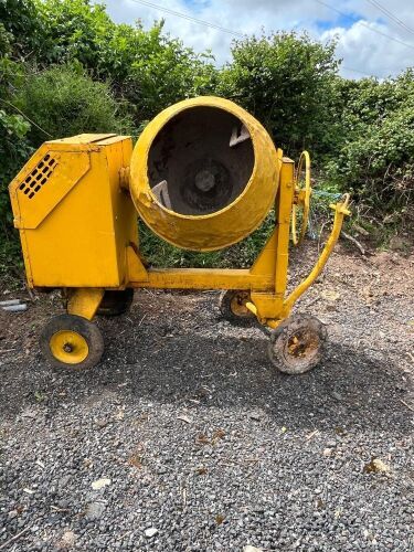 DIESEL CONCRETE MIXER