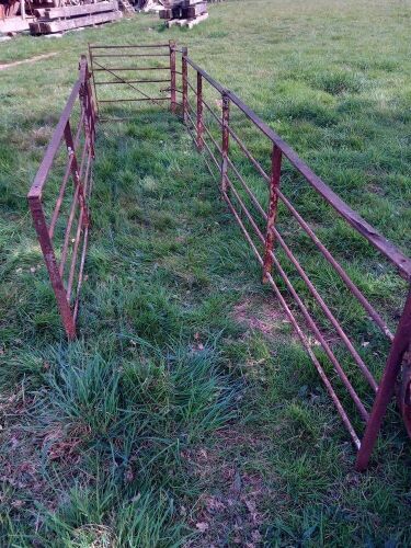 5 VINTAGE LIVESTOCK RAILINGS & GATE