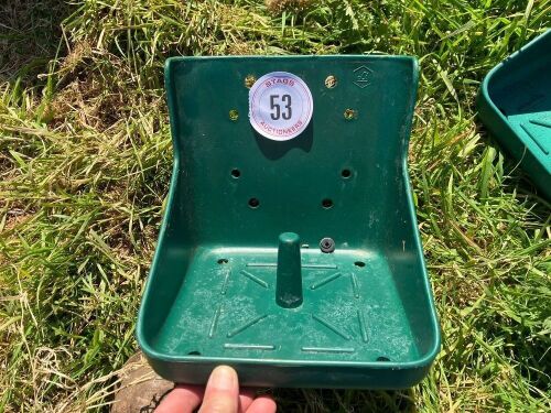 4 GREEN PLASTIC SALT LICK HOLDERS (53)