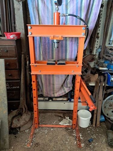 HILTA 20T HYDRAULIC PRESS (S/R)