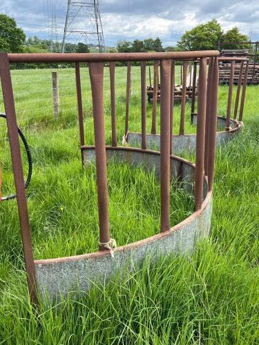 METAL CATTLE FEEDER