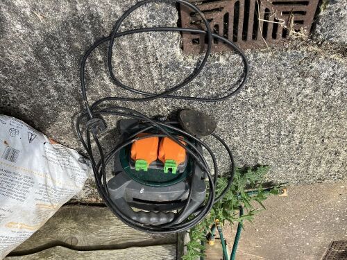 2 EXTENSION LEADS